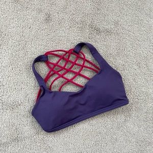 lululemon free to be wild sports bra size 4 purple & magenta